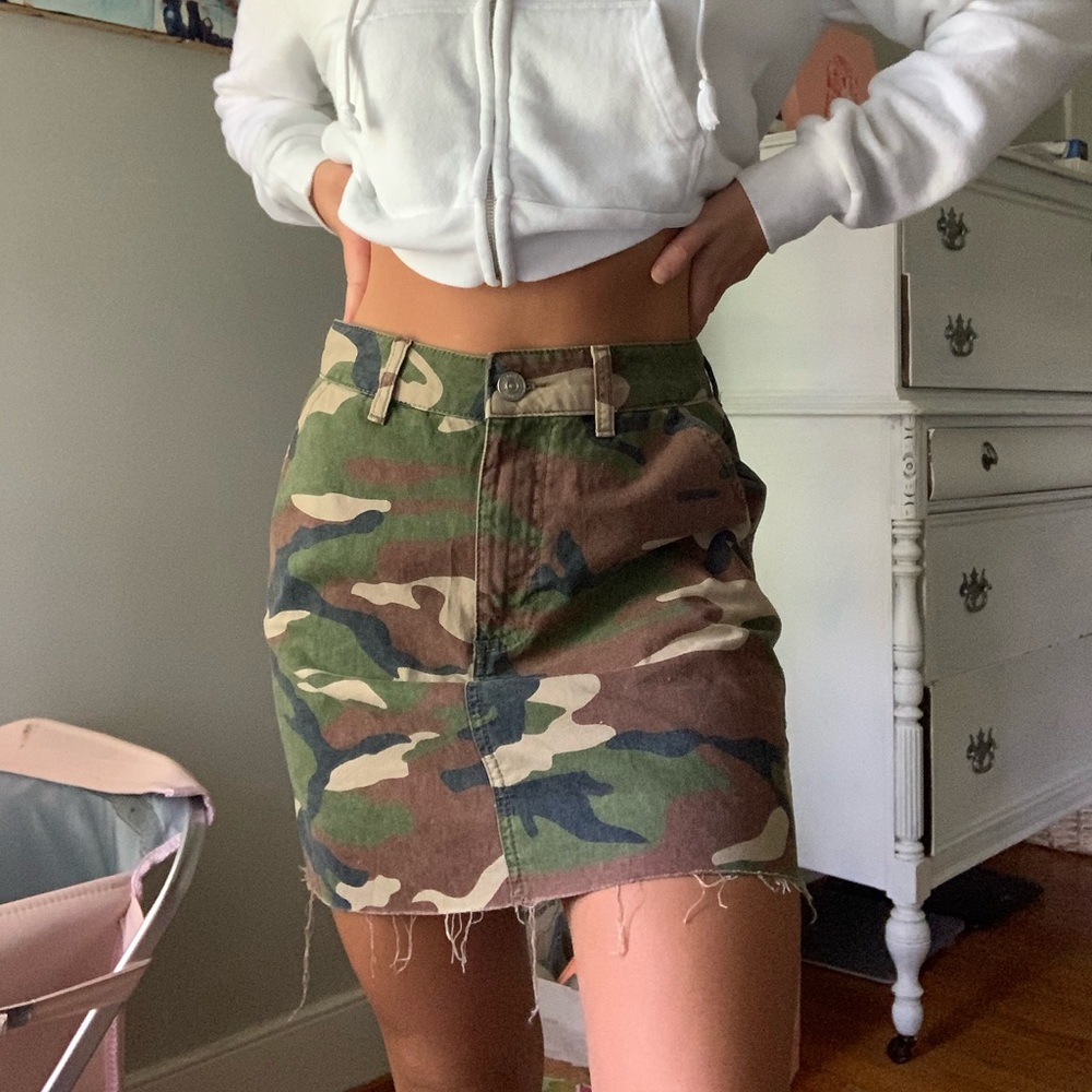 Brand new condition urban outfitters camo skirt
